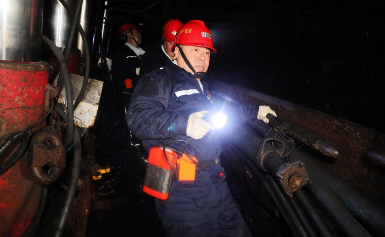 張秉德到峻德礦宣講調(diào)研檢查工作