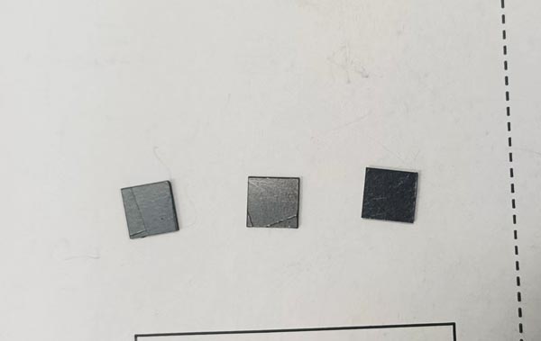 石墨片用什么切割呢？精密激光切割機(jī)！(圖1)